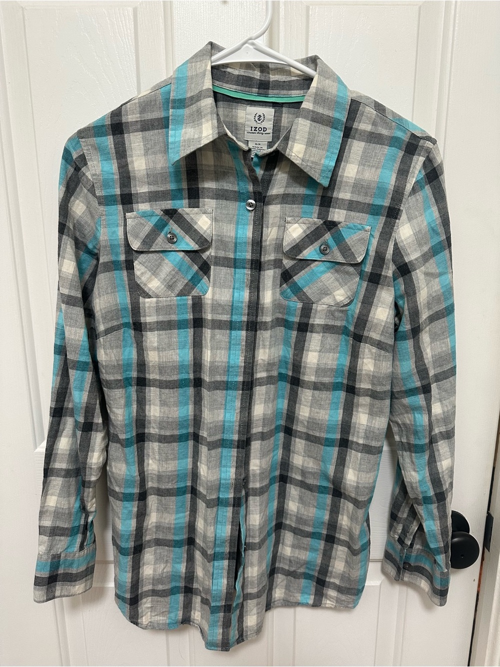 0257 Izod Plaid Button-Down Shirt in Gray, Teal & White size small